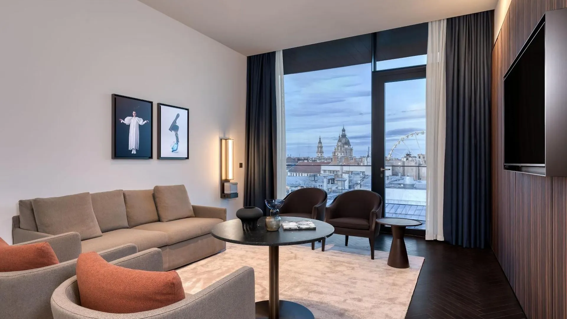 Dorothea Hotel, Budapest, Autograph Collection