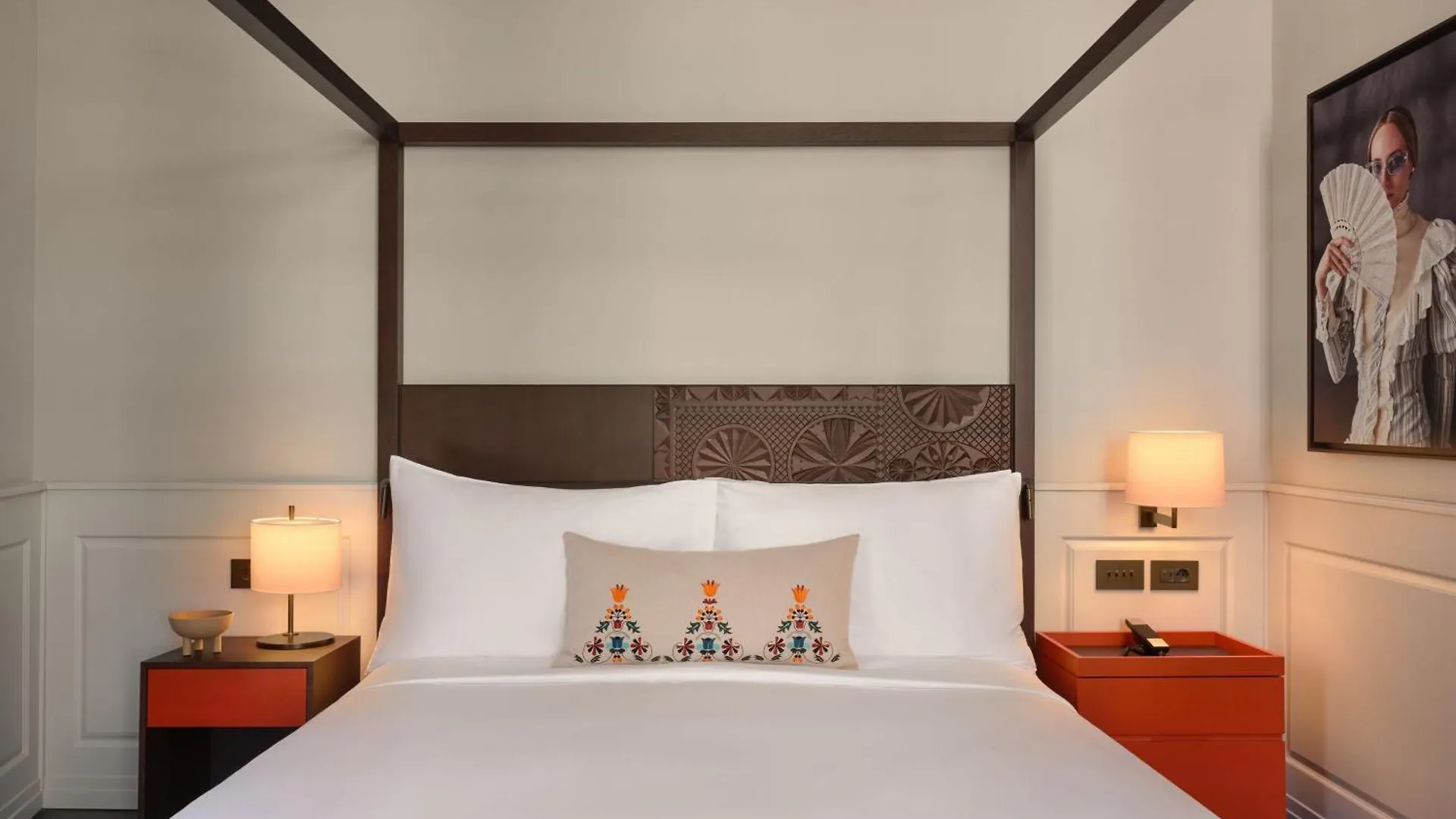 Dorothea Hotel, Budapest, Autograph Collection